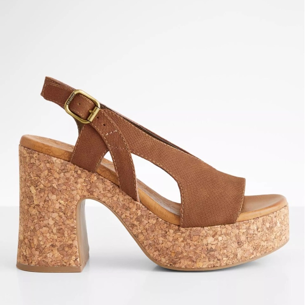 Leather platform sandal.  Blowfish brand, style Partea, size 7.  Brand new.